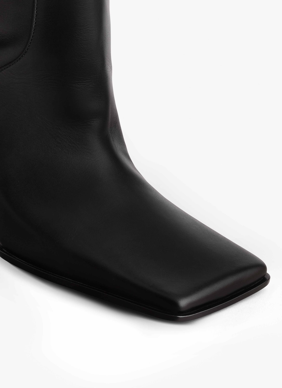 SQUARE HIGH BOOTS IN CALFSKIN ALAÏA BLACK SQUARE HIGH BOOTS IN CALFSKIN